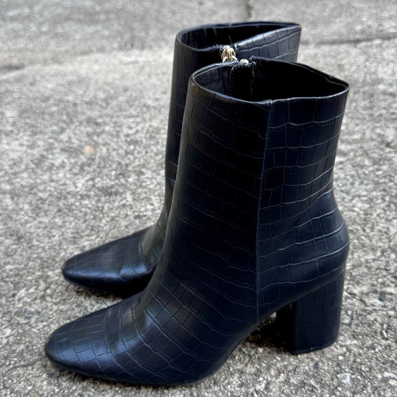 H &‎ M Boots Women's Sz 9 Black Vegan Crocodile Print Ankle Boot Stacked Heel - Picture 3 of 12
